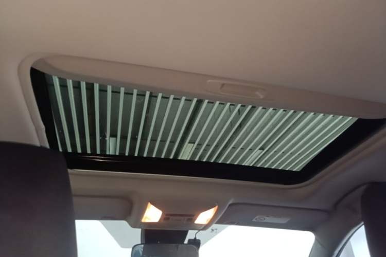 Used Toyota RAV4 2021 2.0L CVT Two-Wheel Drive Fashion Edition Headliner