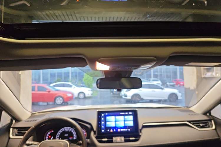 Used Toyota RAV4 2021 2.0L CVT Two-Wheel Drive Fashion PLUS Edition Headliner