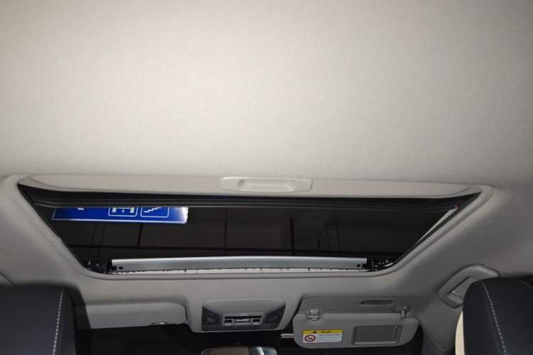 Used Toyota RAV4 2021 2.0L CVT Two-Wheel Drive Fashion PLUS Edition Headliner