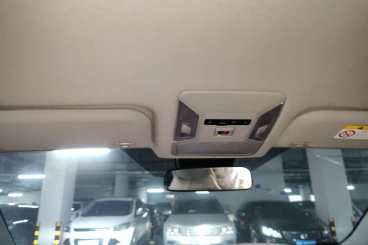 Used Toyota RAV4 2021 2.0L CVT Two-Wheel Drive Urban Edition Headliner