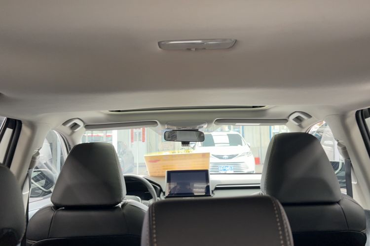 Used Toyota RAV4 2021 2.0L CVT Two-Wheel Drive Fashion Edition Headliner