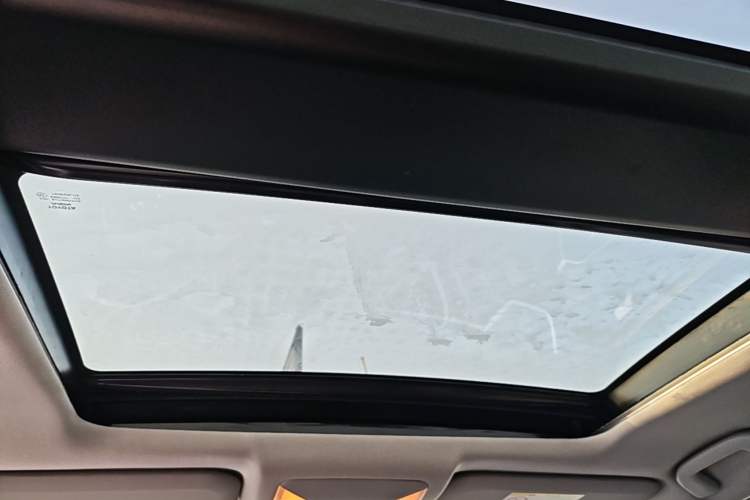 Used Toyota RAV4 2021 2.0L CVT Four-Wheel Drive Premium Edition Headliner
