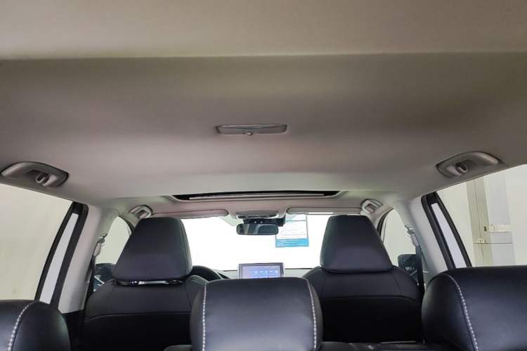 Used Toyota RAV4 2021 Dual-Engine 2.5L E-CVT Two-Wheel Drive Elite Edition Headliner