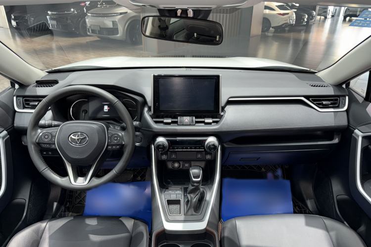 Used Toyota RAV4 2021 2.0L CVT Two-Wheel Drive Fashion PLUS Edition Interior 1