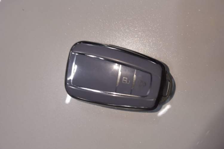 Used Toyota RAV4 2021 2.0L CVT Two-Wheel Drive Fashion Edition Interior 1