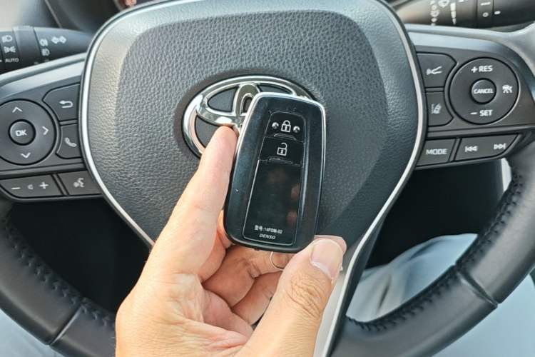 Used Toyota RAV4 2021 2.0L CVT Four-Wheel Drive Premium Edition Interior 1