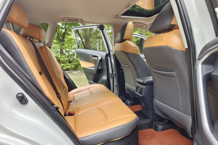 Used Toyota RAV4 2021 Dual-Engine 2.5L E-CVT Two-Wheel Drive Elite Edition Interior 1