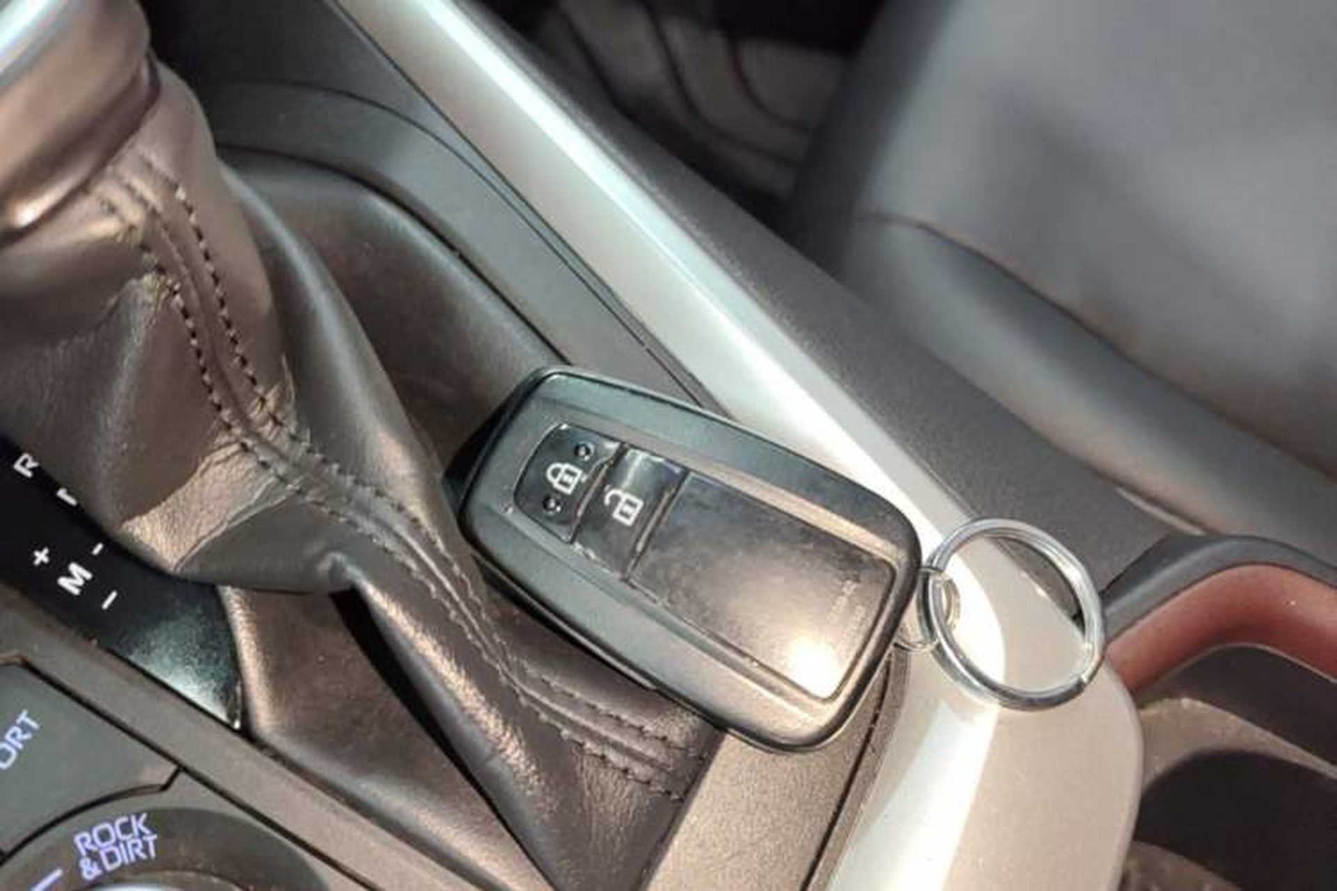 Used Toyota RAV4 2021 2.0L CVT Four-Wheel Drive Premium Edition Interior 1