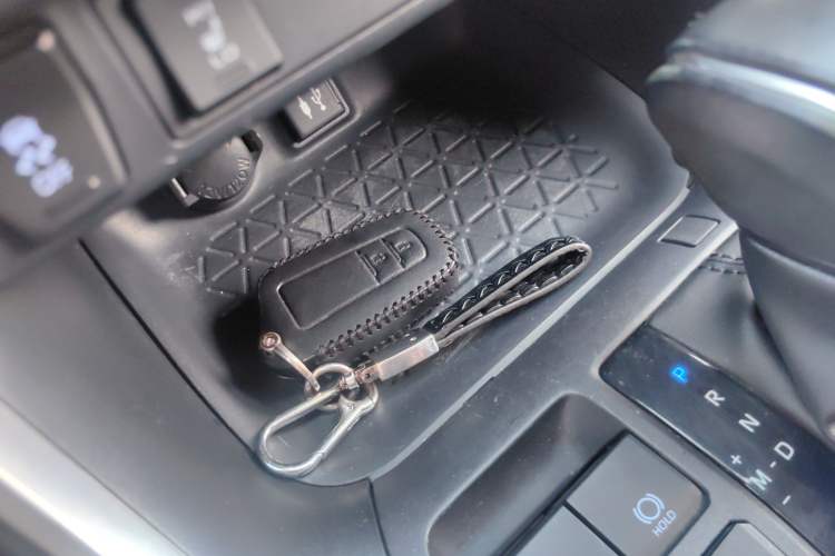 Used Toyota RAV4 2021 2.0L CVT Two-Wheel Drive Fashion PLUS Edition Interior 1