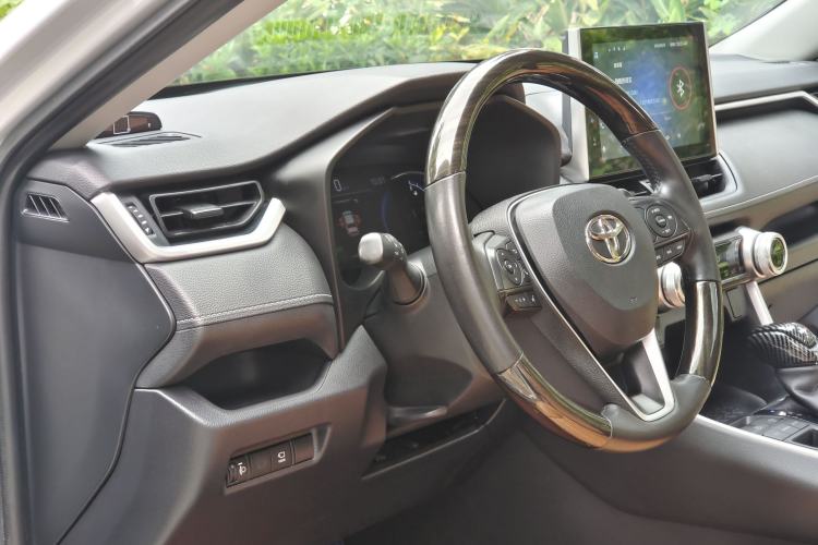 Used Toyota RAV4 2021 Dual-Engine 2.5L E-CVT Two-Wheel Drive Elite Edition Interior 10