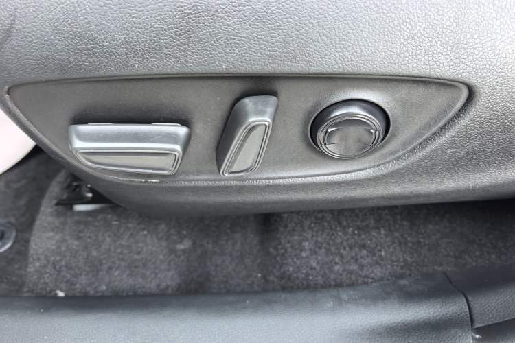 Used Toyota RAV4 2021 2.0L CVT 4x4 Style PLUS Edition Interior 13