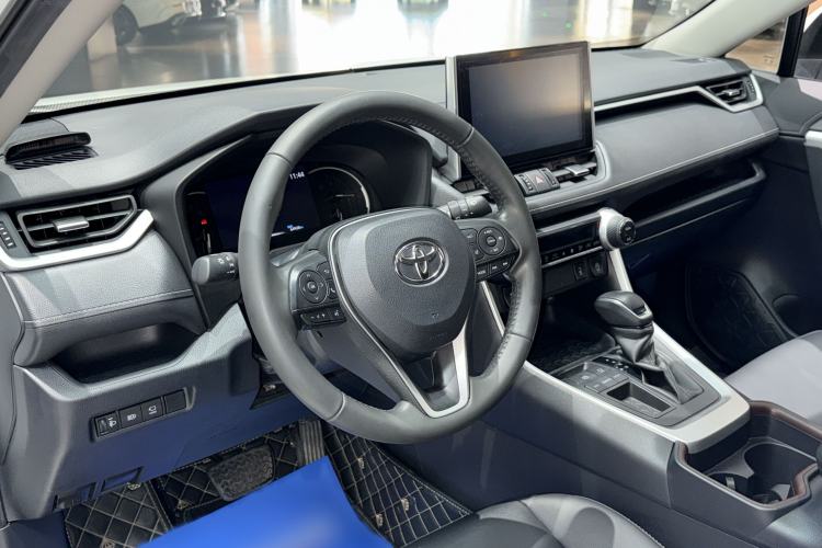 Used Toyota RAV4 2021 2.0L CVT Two-Wheel Drive Fashion PLUS Edition Interior 2
