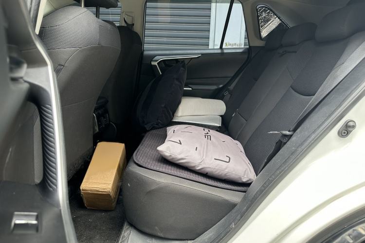 Used Toyota RAV4 2021 2.0L CVT Two-Wheel Drive Urban Edition Interior 2
