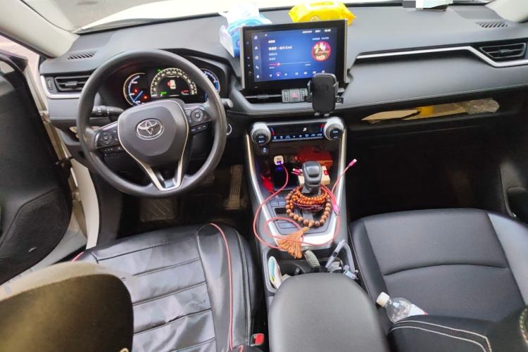 Used Toyota RAV4 2021 Revised Version Dual-Motor Hybrid 2.5L E-CVT Two-Wheel Drive Elite Edition Interior 2