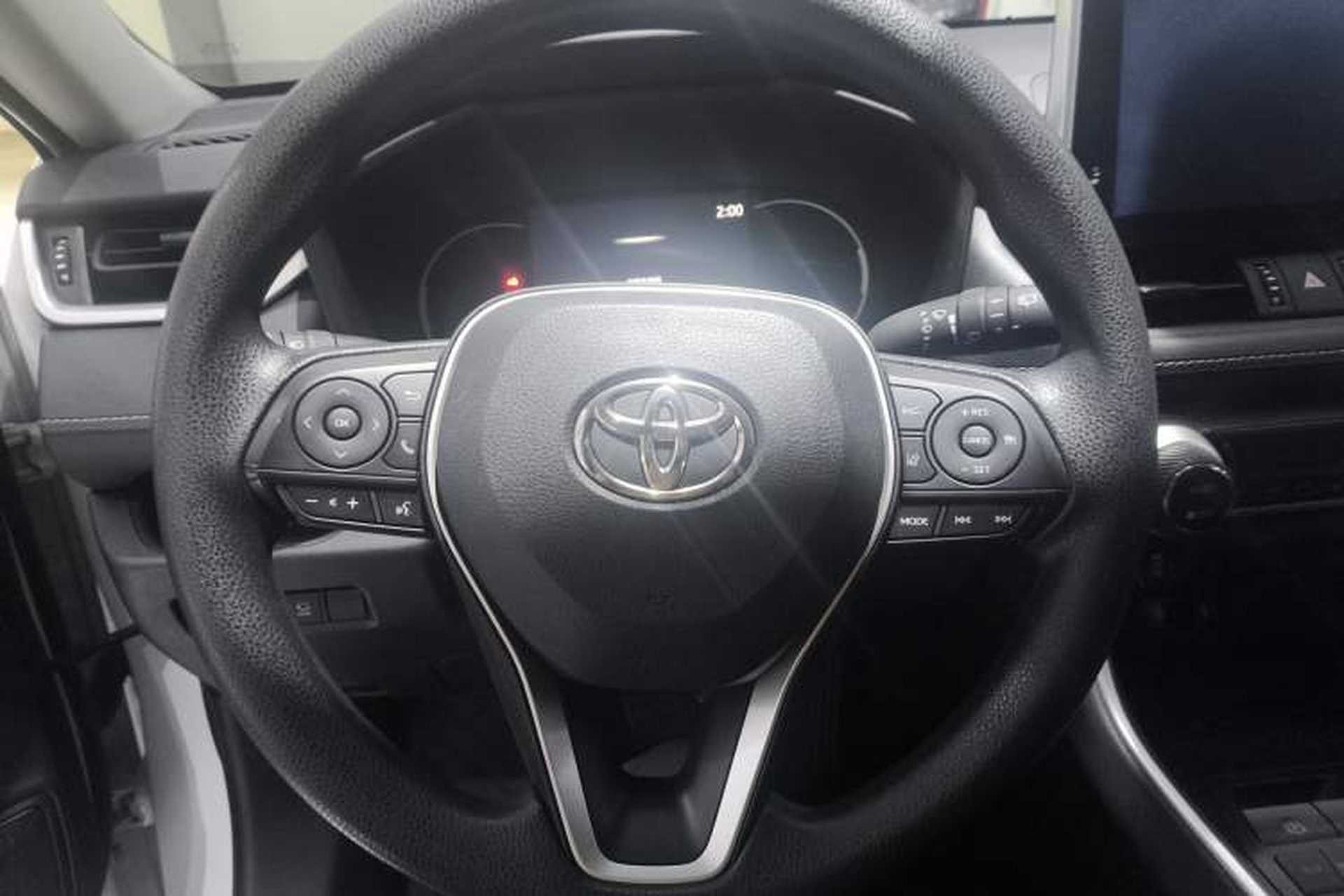 Used Toyota RAV4 2021 2.0L CVT Two-Wheel Drive Fashion Edition Interior 2