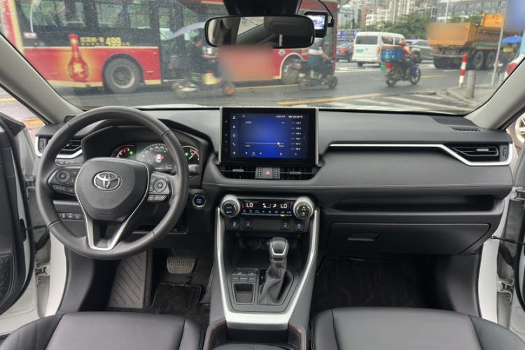 Used Toyota RAV4 2021 2.0L CVT Two-Wheel Drive Fashion PLUS Edition Interior 2