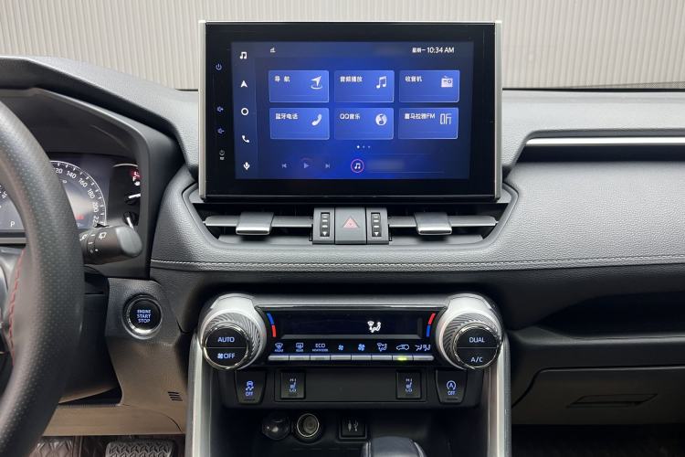 Used Toyota RAV4 2021 2.0L CVT Two-Wheel Drive Fashion PLUS Edition Interior 3