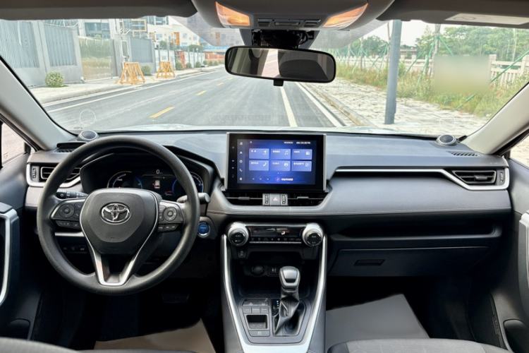 Used Toyota RAV4 2021 Revised Version Dual-Motor Hybrid 2.5L E-CVT Two-Wheel Drive Elite Edition Interior 3