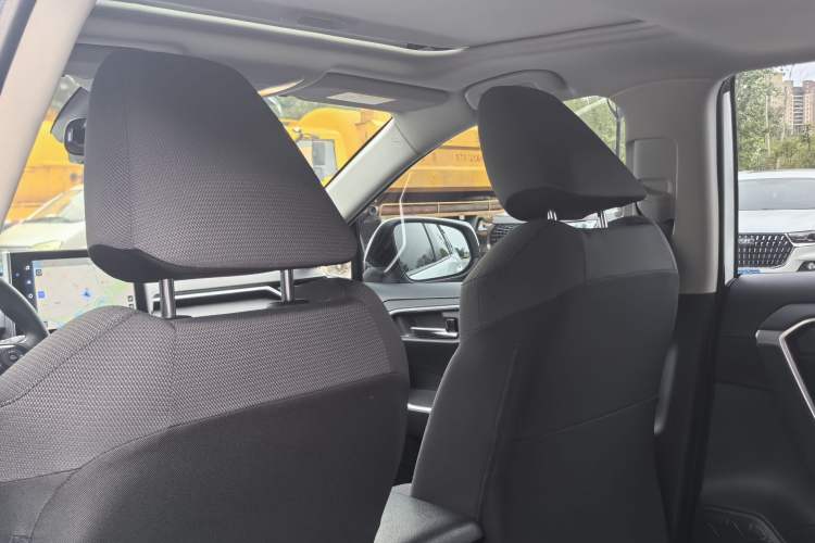 Used Toyota RAV4 2021 Revised Version Dual-Motor Hybrid 2.5L E-CVT Two-Wheel Drive Elite Edition Interior 4