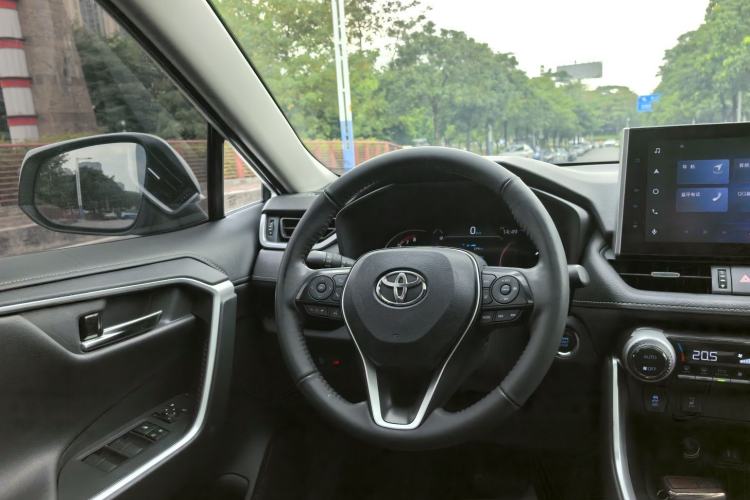 Used Toyota RAV4 2021 2.0L CVT 4x4 Style PLUS Edition Interior 8