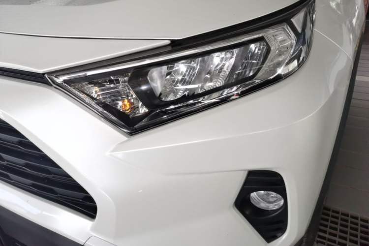 Used Toyota RAV4 2021 2.0L CVT 4x4 Trend Edition Left Front Headlight