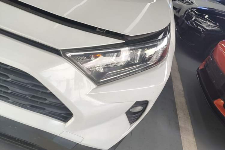 Used Toyota RAV4 2021 2.0L CVT 4x4 Trend Edition Left Front Headlight