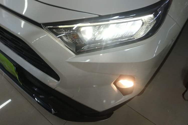 Used Toyota RAV4 2021 Dual-Engine 2.5L E-CVT Four-Wheel Drive Elite PLUS Edition Left Front Headlight