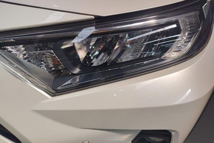 Used Toyota RAV4 2021 2.0L CVT Two-Wheel Drive Urban Edition Left Front Headlight