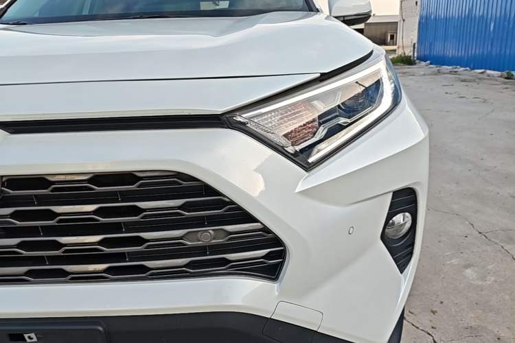 Used Toyota RAV4 2021 2.0L CVT Four-Wheel Drive Premium Edition Left Front Headlight