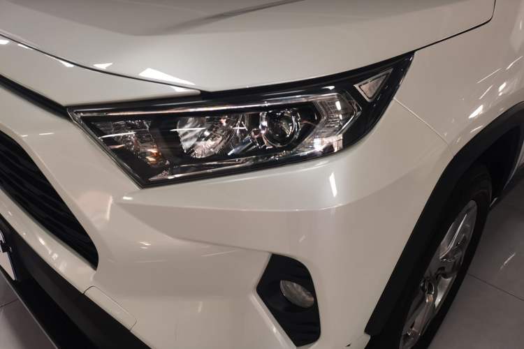 Used Toyota RAV4 2021 2.0L CVT 4x4 Style PLUS Edition Left Front Headlight