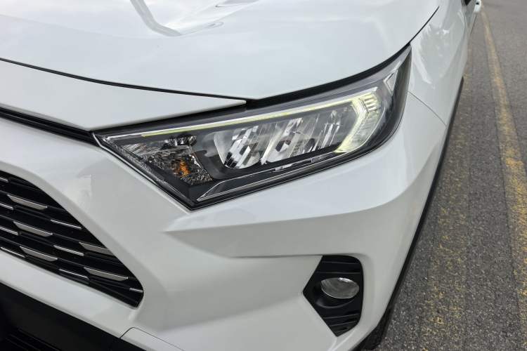 Used Toyota RAV4 2021 2.0L CVT 4x4 Style PLUS Edition Left Front Headlight