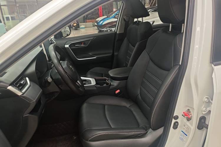 Used Toyota RAV4 2021 Dual-Engine 2.5L E-CVT Four-Wheel Drive Elite PLUS Edition Left Front Seat