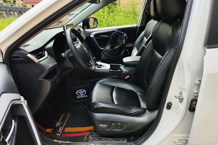 Used Toyota RAV4 2021 Dual-Engine 2.5L E-CVT Two-Wheel Drive Elite Edition Left Front Seat
