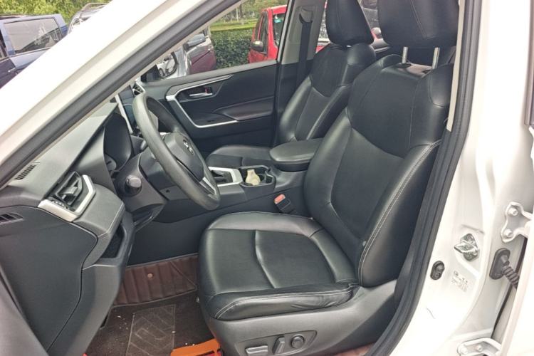 Used Toyota RAV4 2021 2.0L CVT Two-Wheel Drive Fashion Edition Left Front Seat