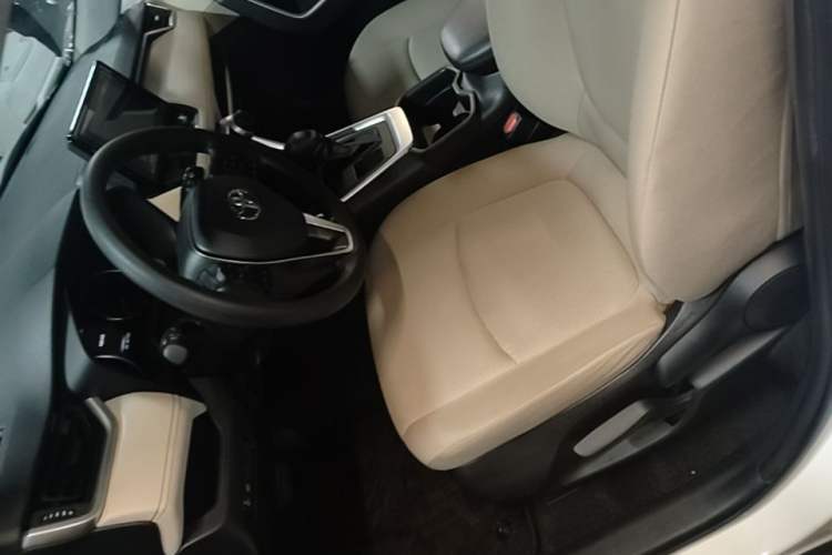 Used Toyota RAV4 2021 2.0L CVT Two-Wheel Drive Urban Edition Left Front Seat