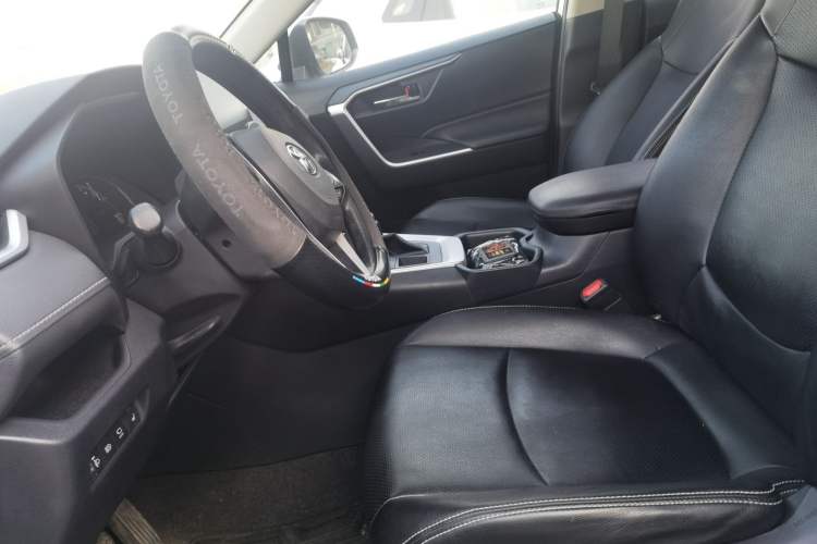 Used Toyota RAV4 2021 2.0L CVT 4x4 Style PLUS Edition Left Front Seat