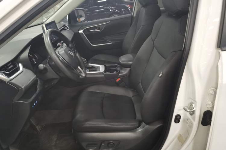 Used Toyota RAV4 2021 2.0L CVT Two-Wheel Drive Fashion Edition Left Front Seat