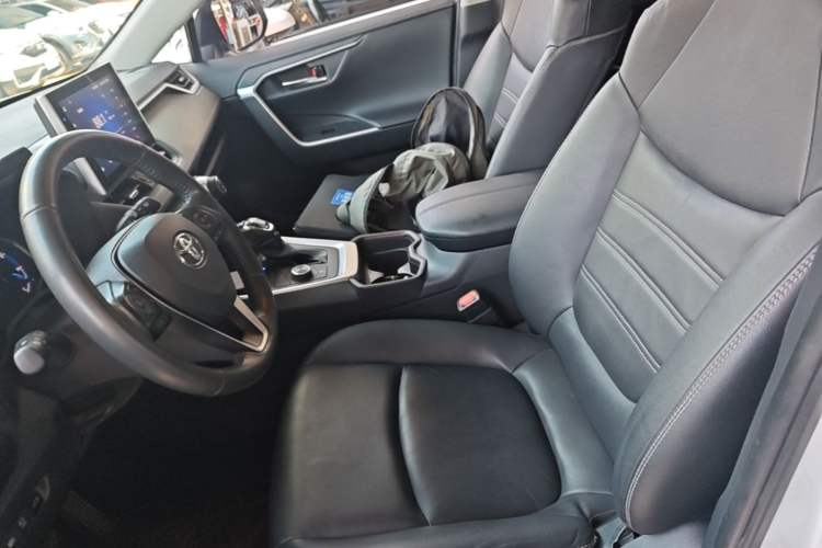 Used Toyota RAV4 2021 Revised Version Dual-Motor Hybrid 2.5L E-CVT 4x4 Elite PLUS Edition Left Front Seat