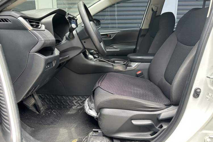 Used Toyota RAV4 2021 2.0L CVT Two-Wheel Drive Urban Edition Left Front Seat