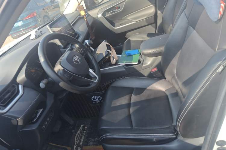 Used Toyota RAV4 2021 2.0L CVT Two-Wheel Drive Fashion Edition Left Front Seat