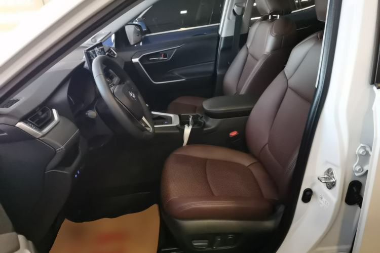 Used Toyota RAV4 2021 Revised Version Dual-Motor Hybrid 2.5L E-CVT Two-Wheel Drive Elite Edition Left Front Seat