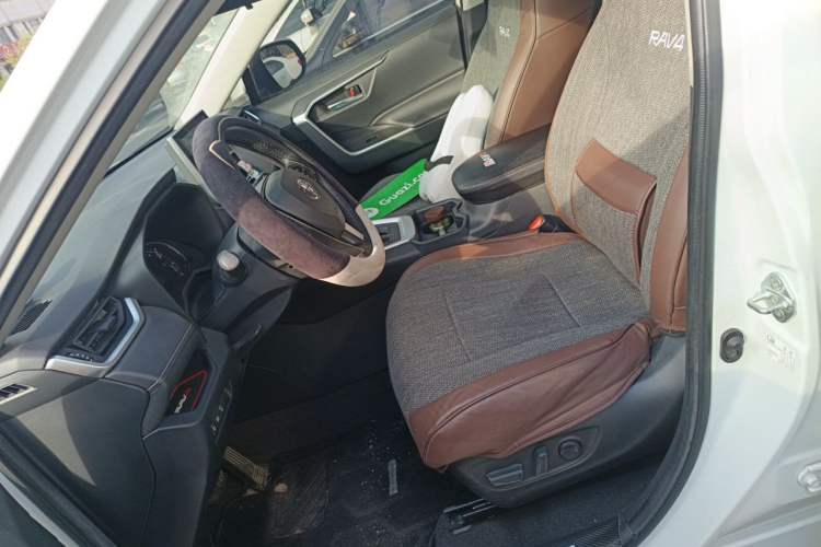 Used Toyota RAV4 2021 2.0L CVT Two-Wheel Drive Fashion Edition Left Front Seat