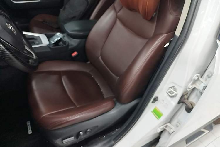 Used Toyota RAV4 2021 Dual-Engine 2.5L E-CVT Two-Wheel Drive Elite Edition Left Front Seat