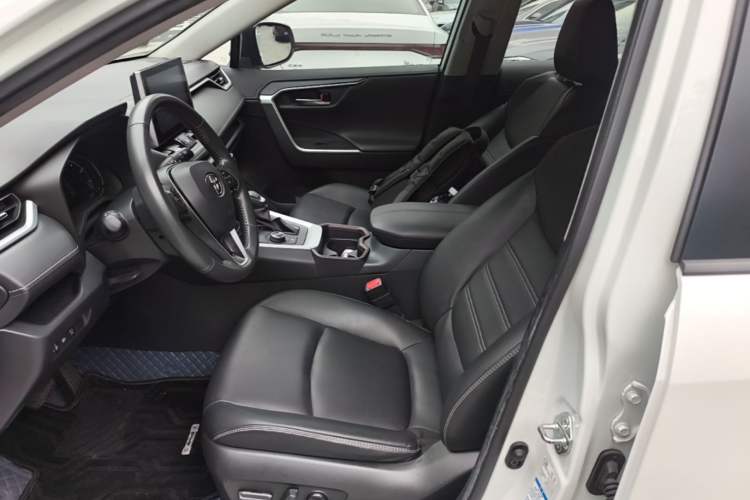 Used Toyota RAV4 2021 Revised Version Dual-Motor Hybrid 2.5L E-CVT 4x4 Elite PLUS Edition Left Front Seat
