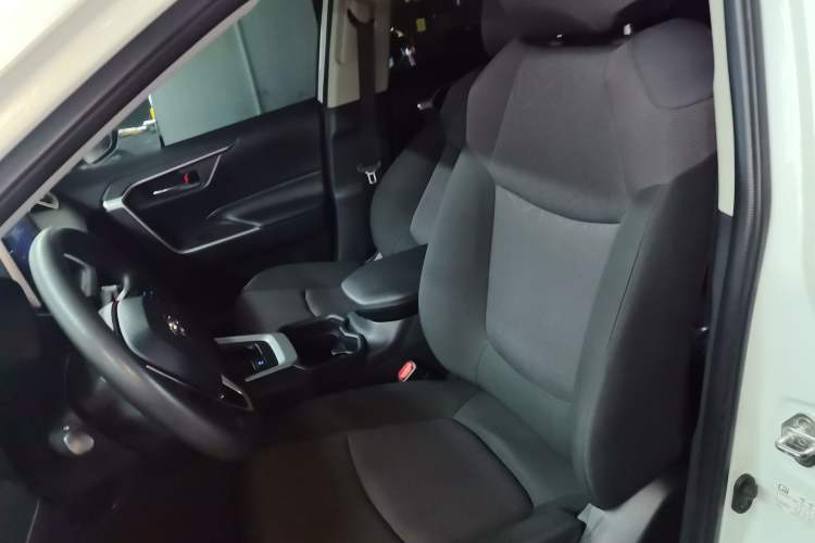 Used Toyota RAV4 2021 Revised Version Dual-Motor Hybrid 2.5L E-CVT Two-Wheel Drive Elite Edition Left Front Seat