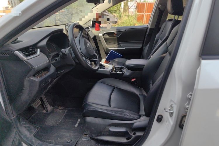 Used Toyota RAV4 2021 2.0L CVT Two-Wheel Drive Urban Edition Left Front Seat