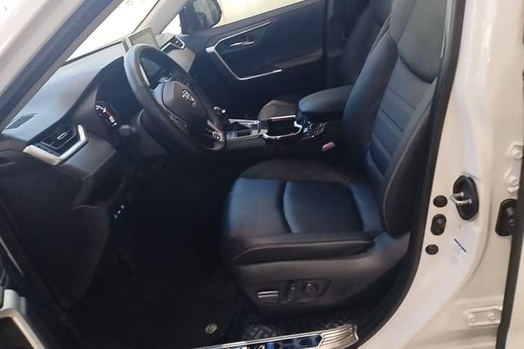 Used Toyota RAV4 2021 2.0L CVT 4x4 Style PLUS Edition Left Front Seat