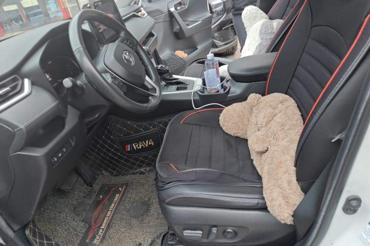 Used Toyota RAV4 2021 2.0L CVT 4x4 Style PLUS Edition Left Front Seat