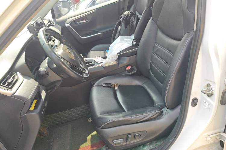 Used Toyota RAV4 2021 2.0L CVT Two-Wheel Drive Fashion PLUS Edition Left Front Seat