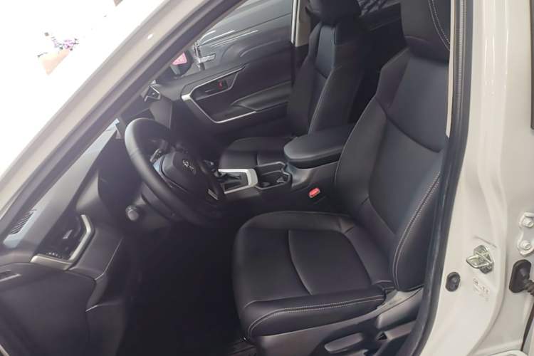 Used Toyota RAV4 2021 2.0L CVT Two-Wheel Drive Urban Edition Left Front Seat